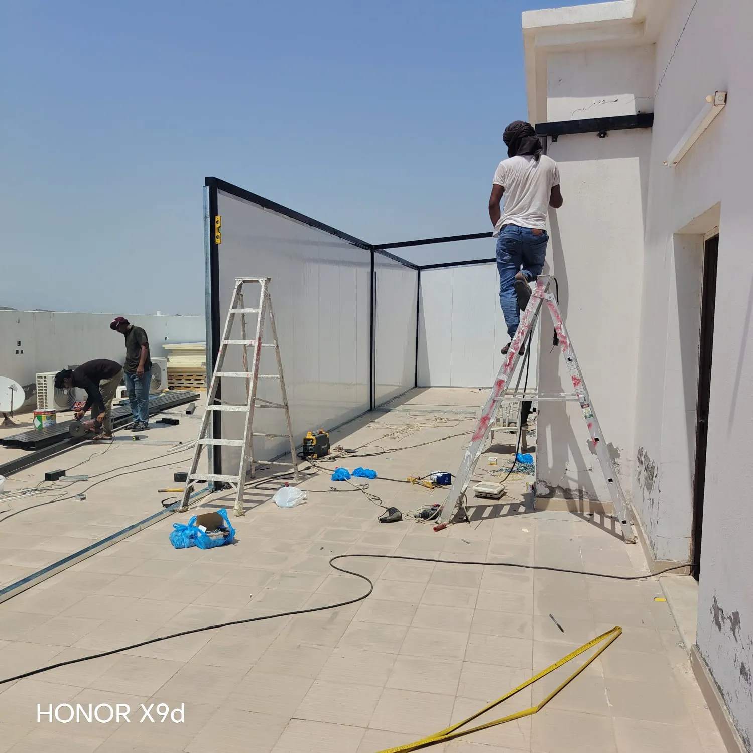 ملاحق وغرف واسقف ساندوتش في خميس مشيط